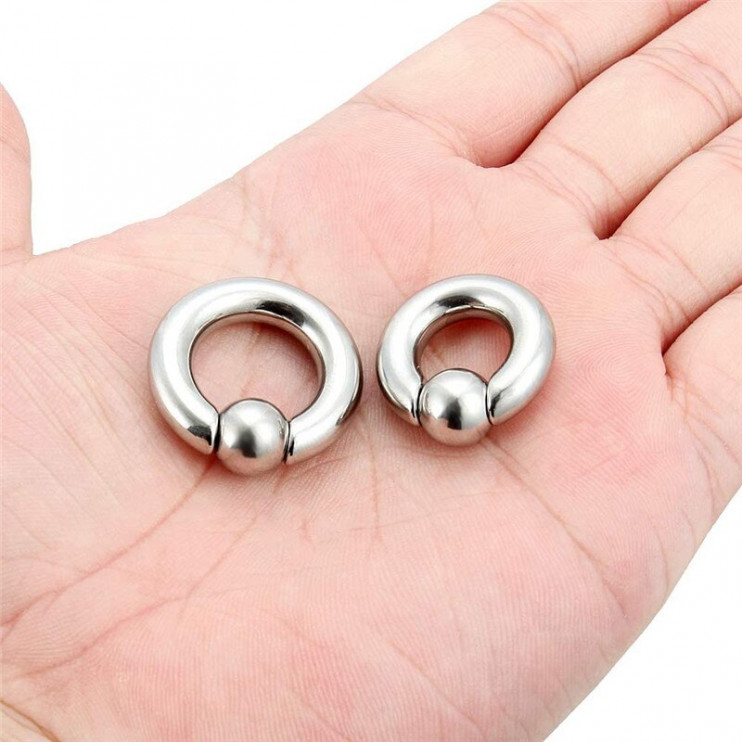 Кольцо с шаром из стали  