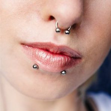 Пирсинг губы