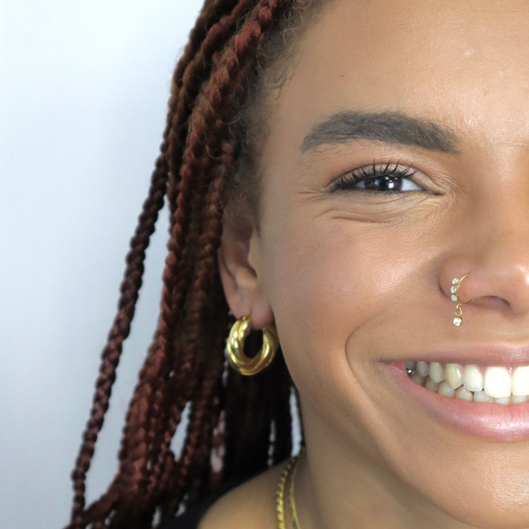 Пирсинг крыла носа