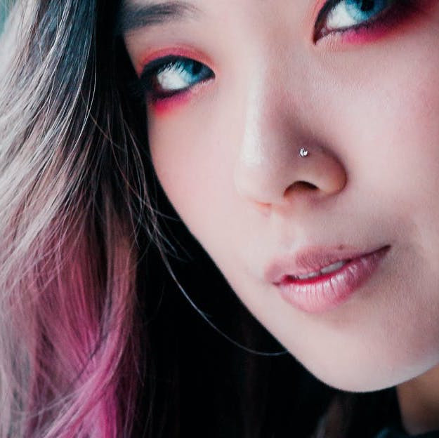 Пирсинг крыла носа